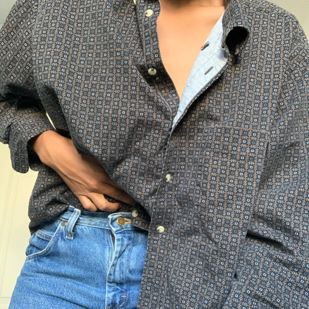 Vintage patterned button up - Picture 2 of 5